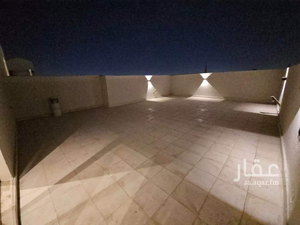 5 bedroom villa in King Faisal 16