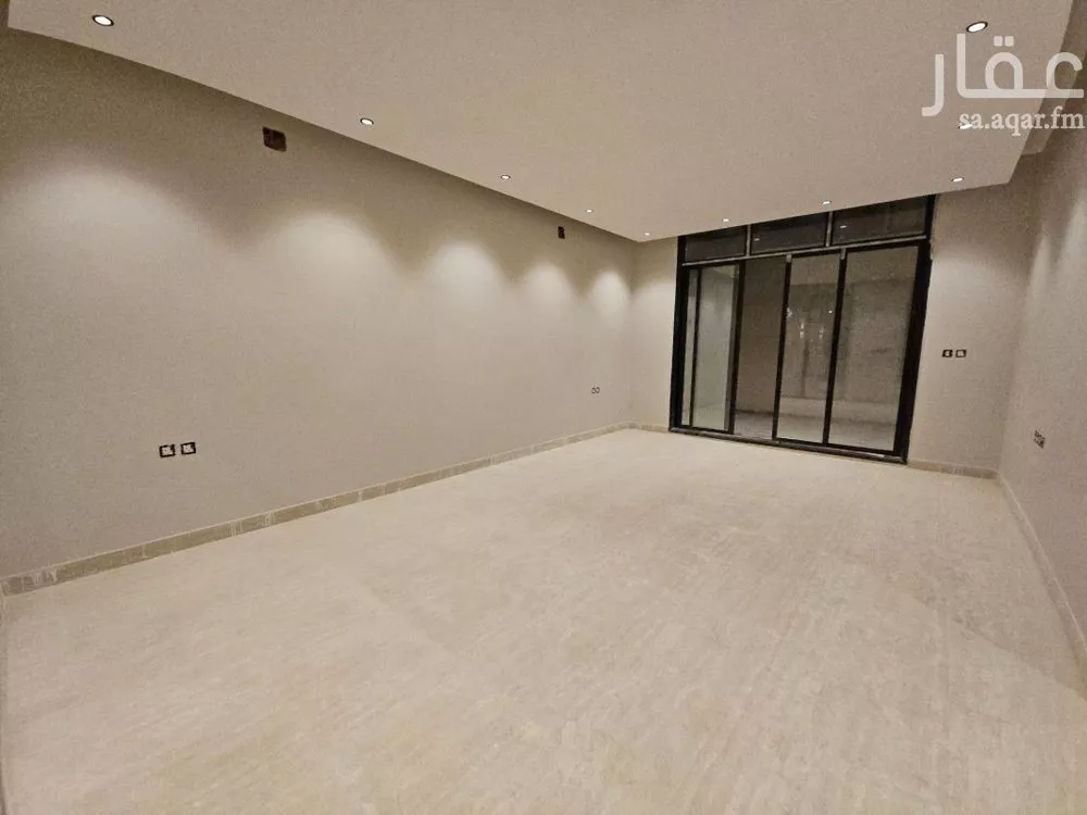 5 bedroom villa in King Faisal 17