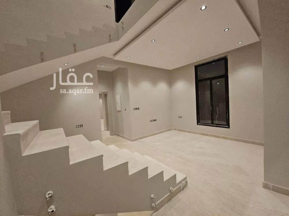 5 bedroom villa in King Faisal 18