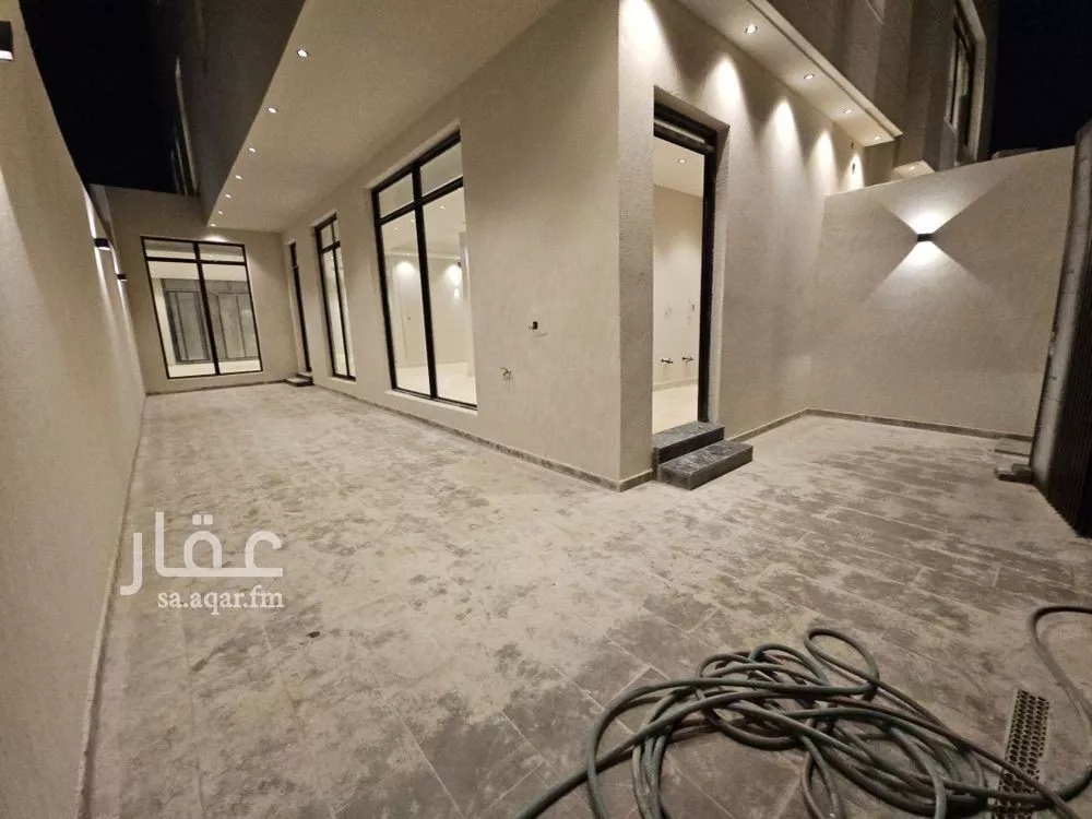 5 bedroom villa in King Faisal 3
