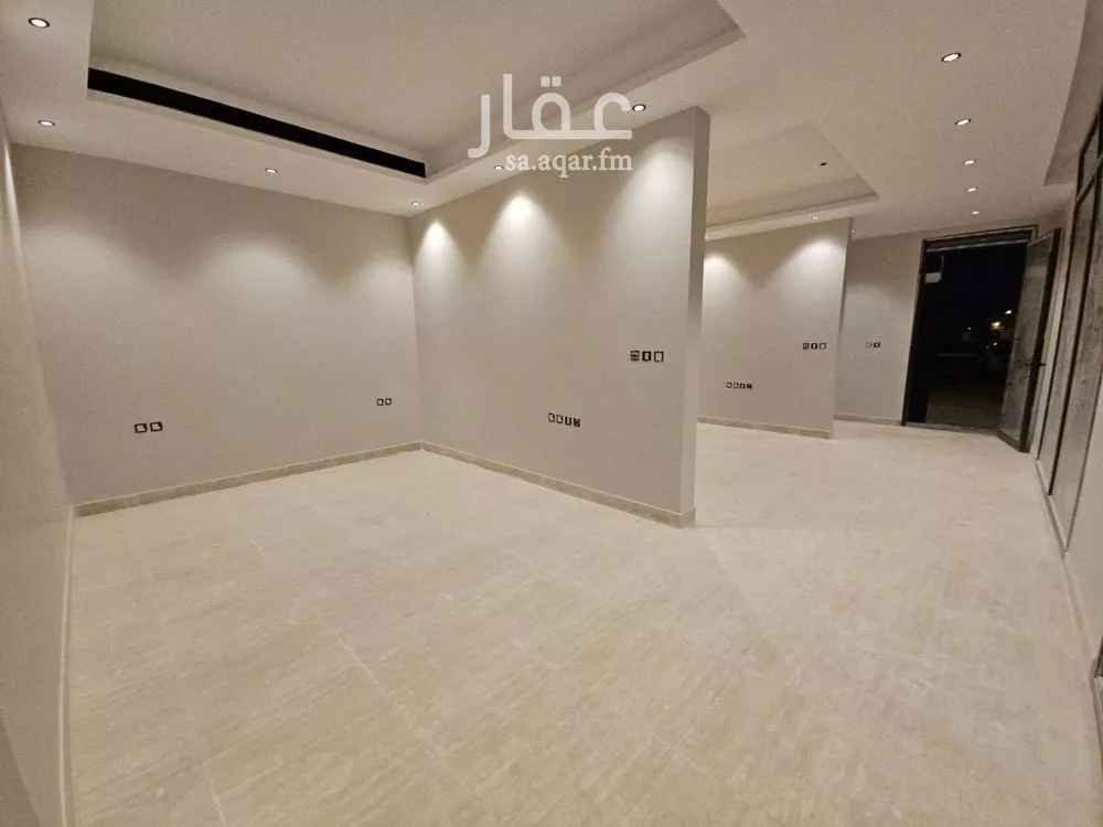 5 bedroom villa in King Faisal 23