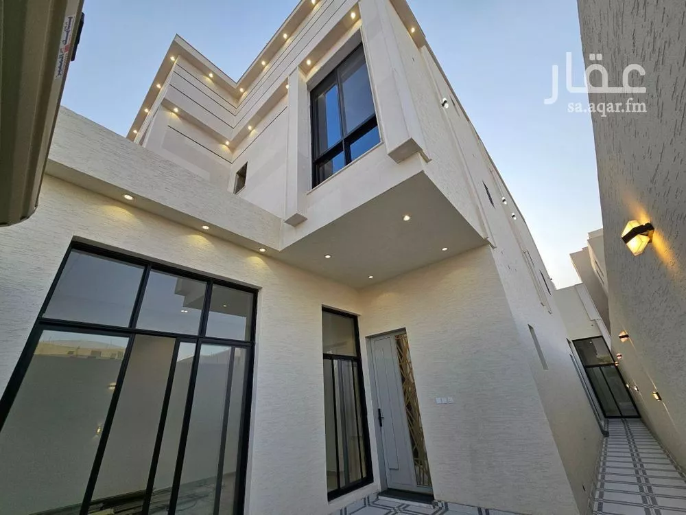 4 bedroom villa in Al Maizilah 2