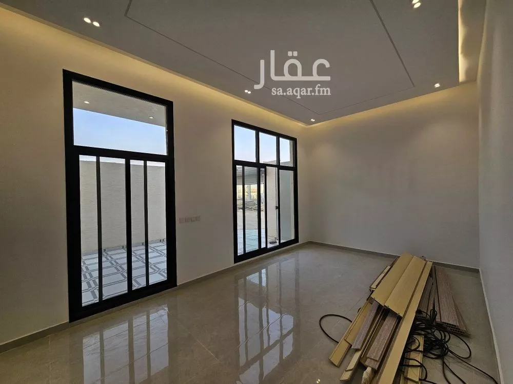 4 bedroom villa in Al Maizilah 11
