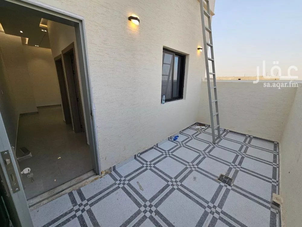4 bedroom villa in Al Maizilah 18