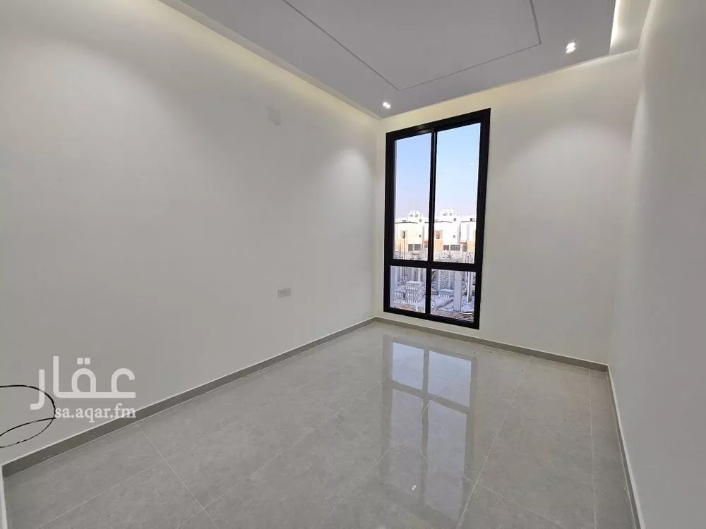 4 bedroom villa in Al Maizilah 5