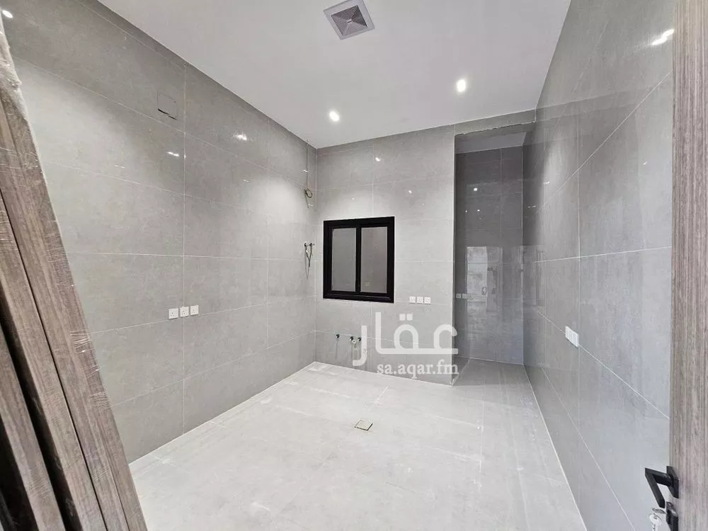 4 bedroom villa in Al Maizilah 6