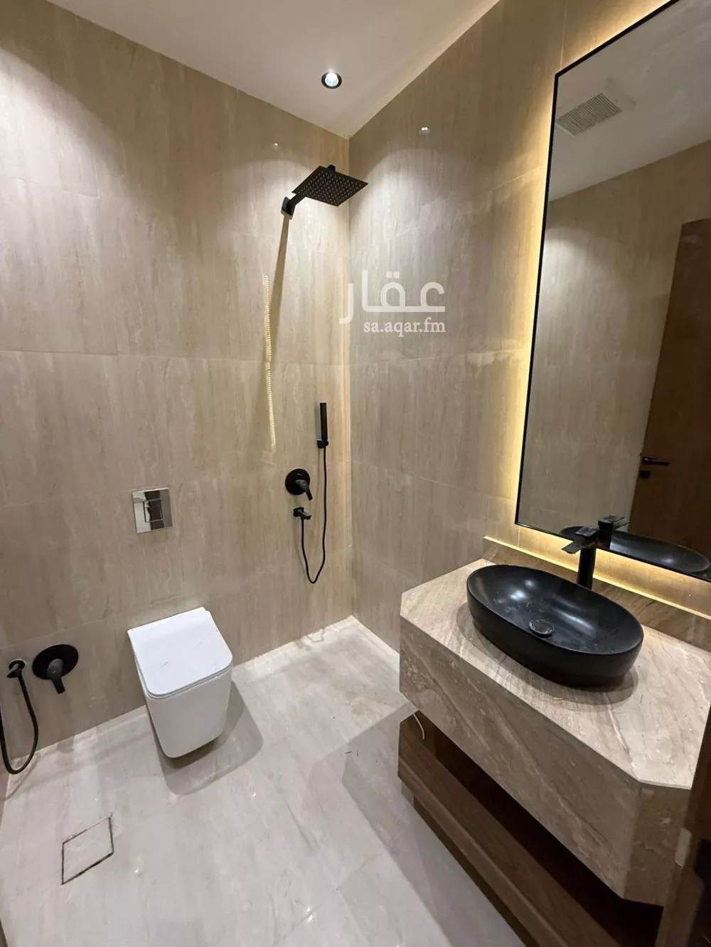 7 bedroom villa in Al Rimal 11