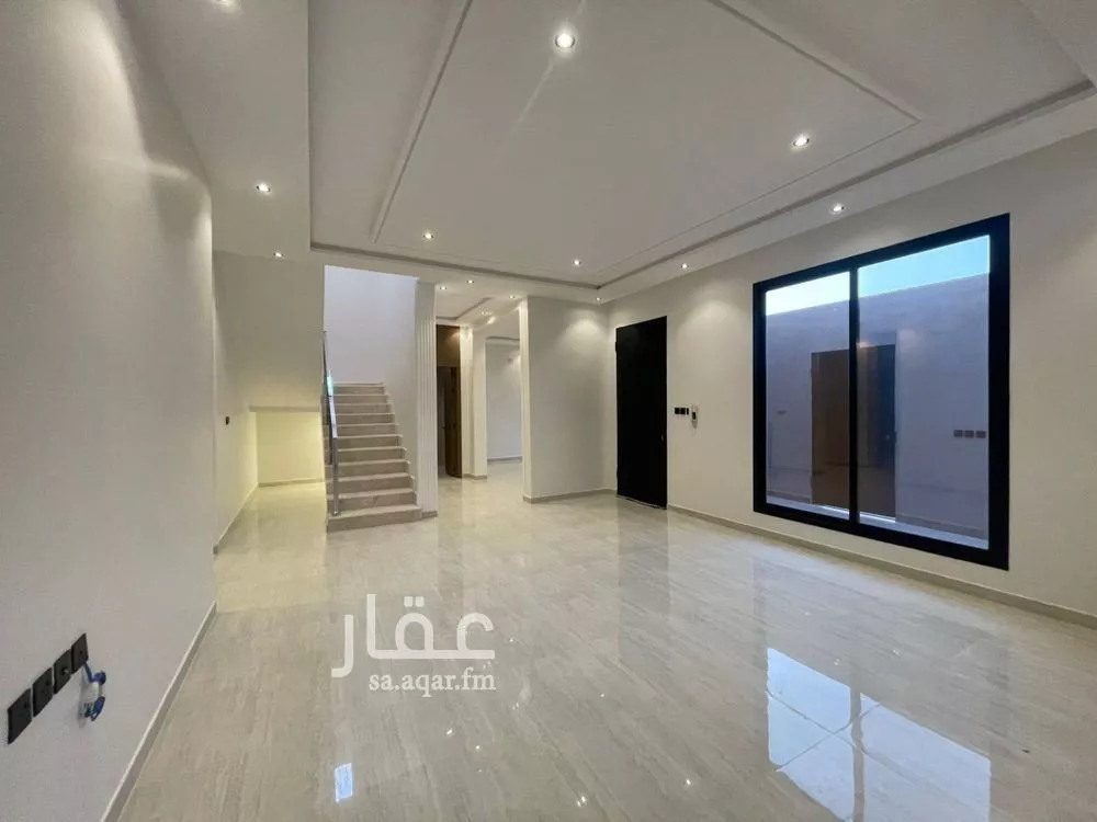 5 bedroom villa in Al Rimal 6