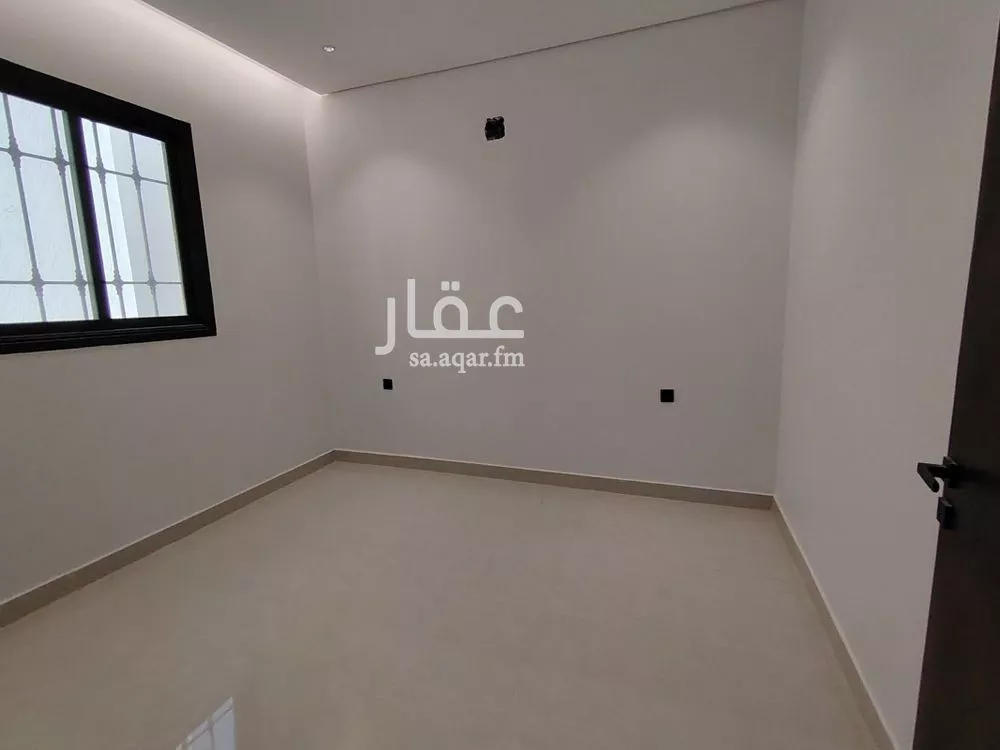 5 bedroom villa in Al Janadriyah 12