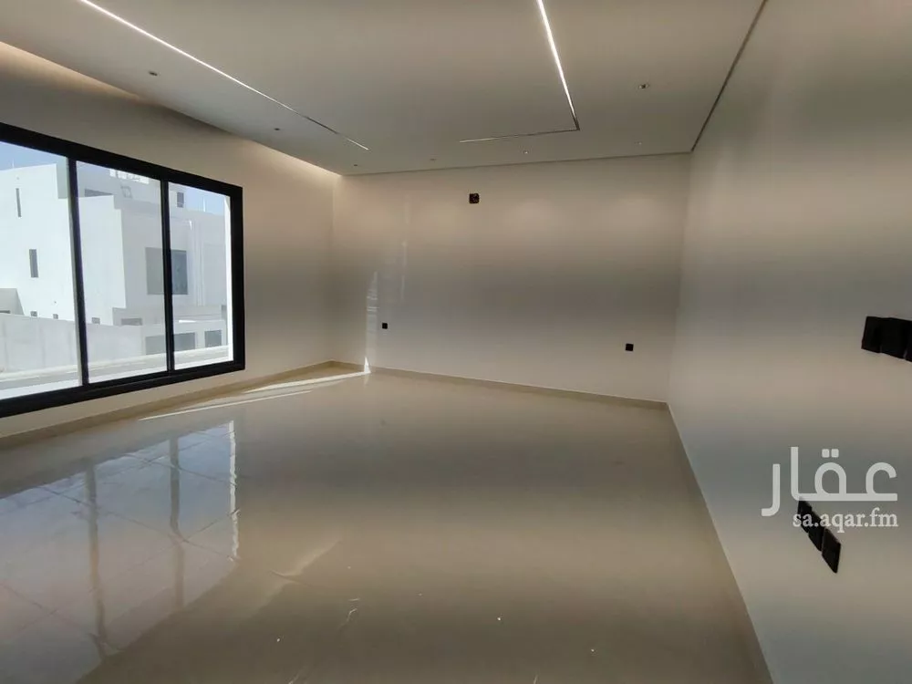 5 bedroom villa in Al Janadriyah 13