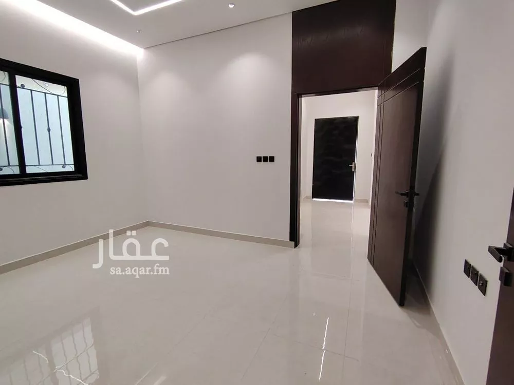 5 bedroom villa in Al Janadriyah 16