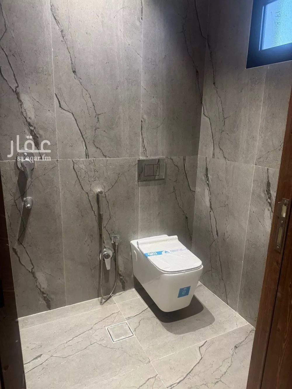 فيلا 5 غرف في الشرق 6