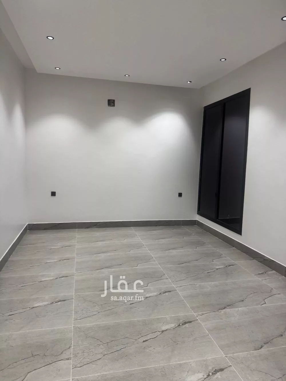فيلا 5 غرف في الشرق 7
