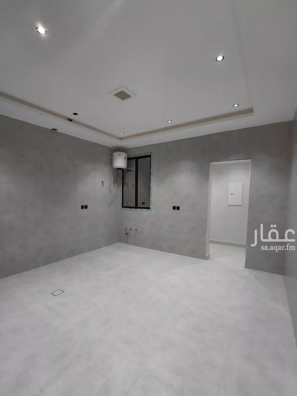 فيلا 6 غرف في الرمال 10