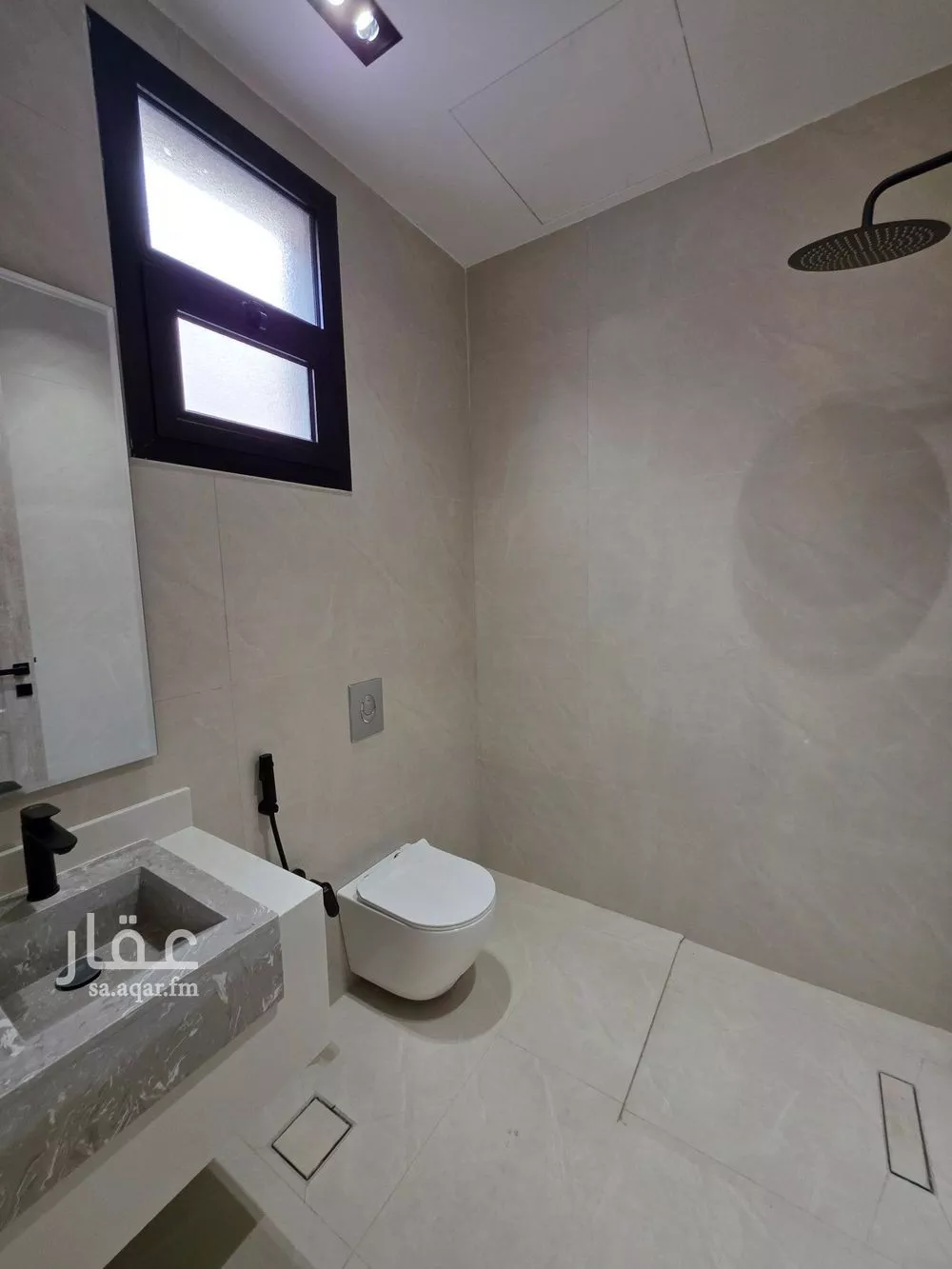 6 bedroom villa in Al Khaleej 19