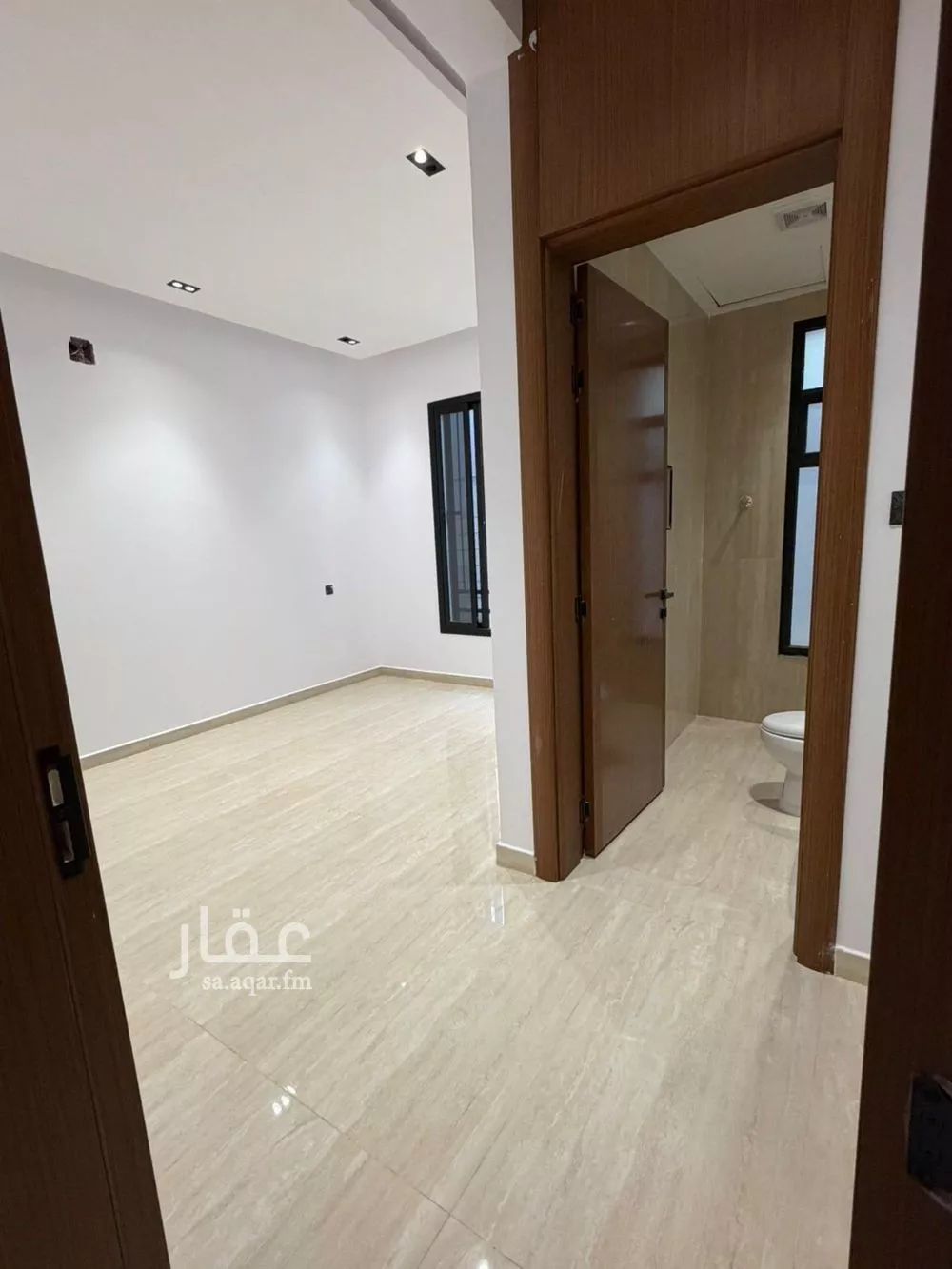 فيلا 6 غرف في النظيم 3