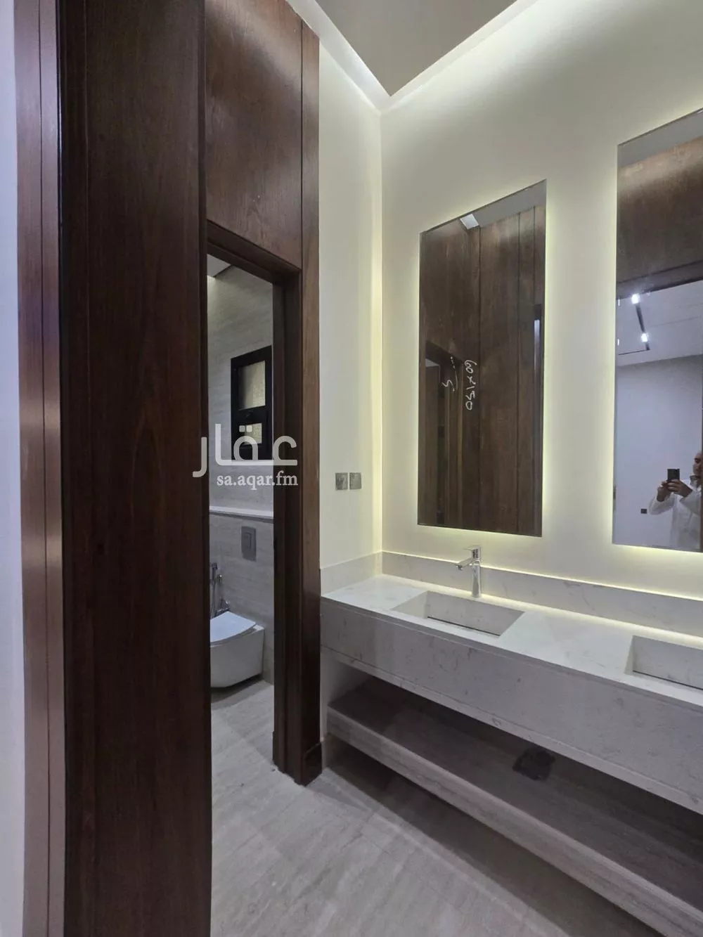 6 bedroom villa in Al Narjis 5