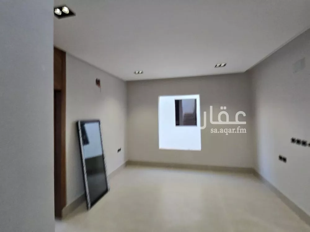 فيلا 5 غرف في عكاظ 16