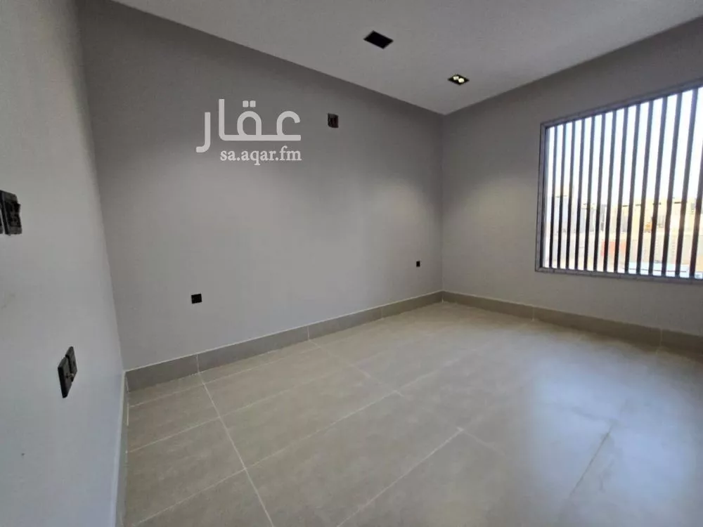 فيلا 5 غرف في عكاظ 18