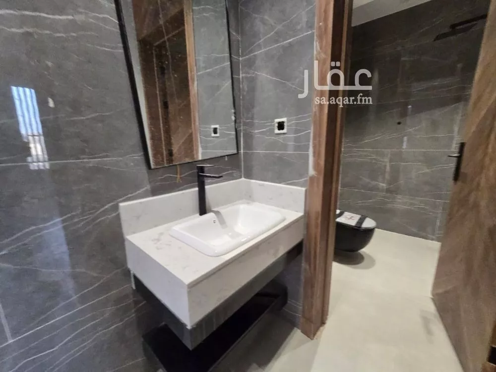 فيلا 5 غرف في عكاظ 5