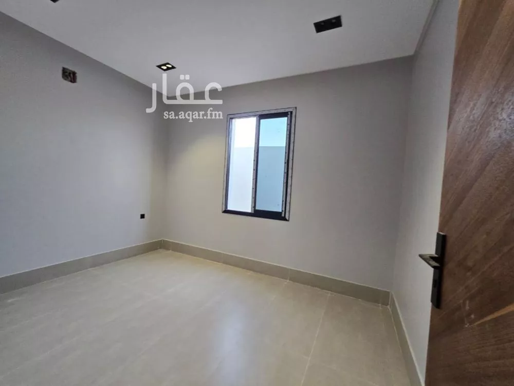 فيلا 5 غرف في عكاظ 6