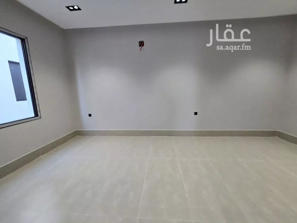 فيلا 5 غرف في عكاظ 10