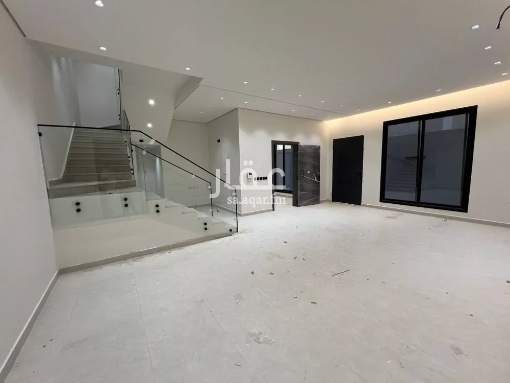6 bedroom villa in Dhahrat Laban 17
