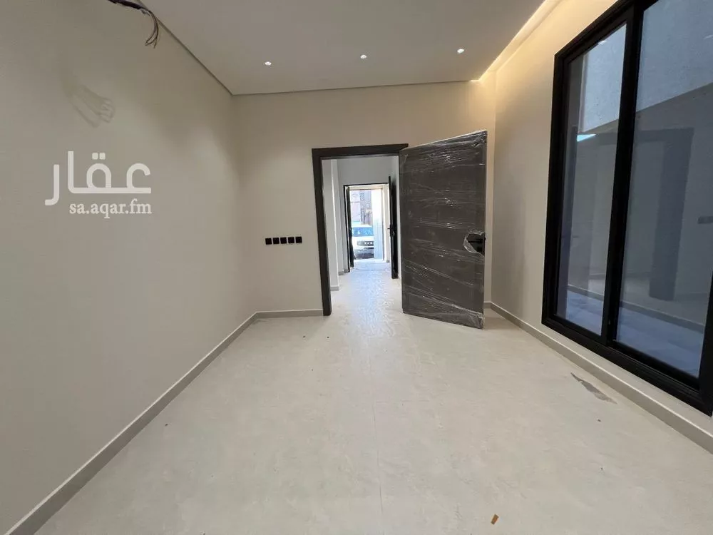 6 bedroom villa in Dhahrat Laban 19