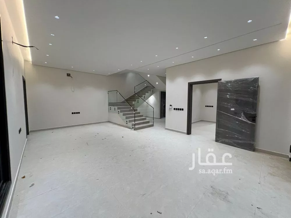 6 bedroom villa in Dhahrat Laban 20