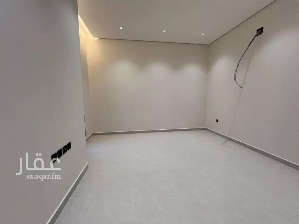 6 bedroom villa in Dhahrat Laban 9
