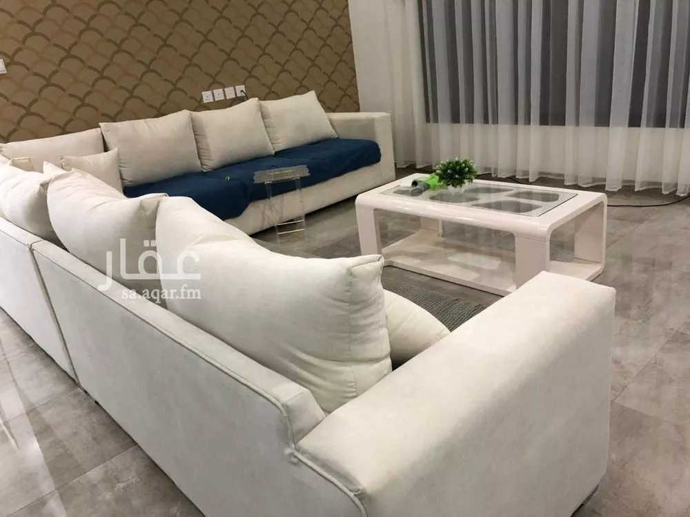 فيلا 5 غرف في العارض 4