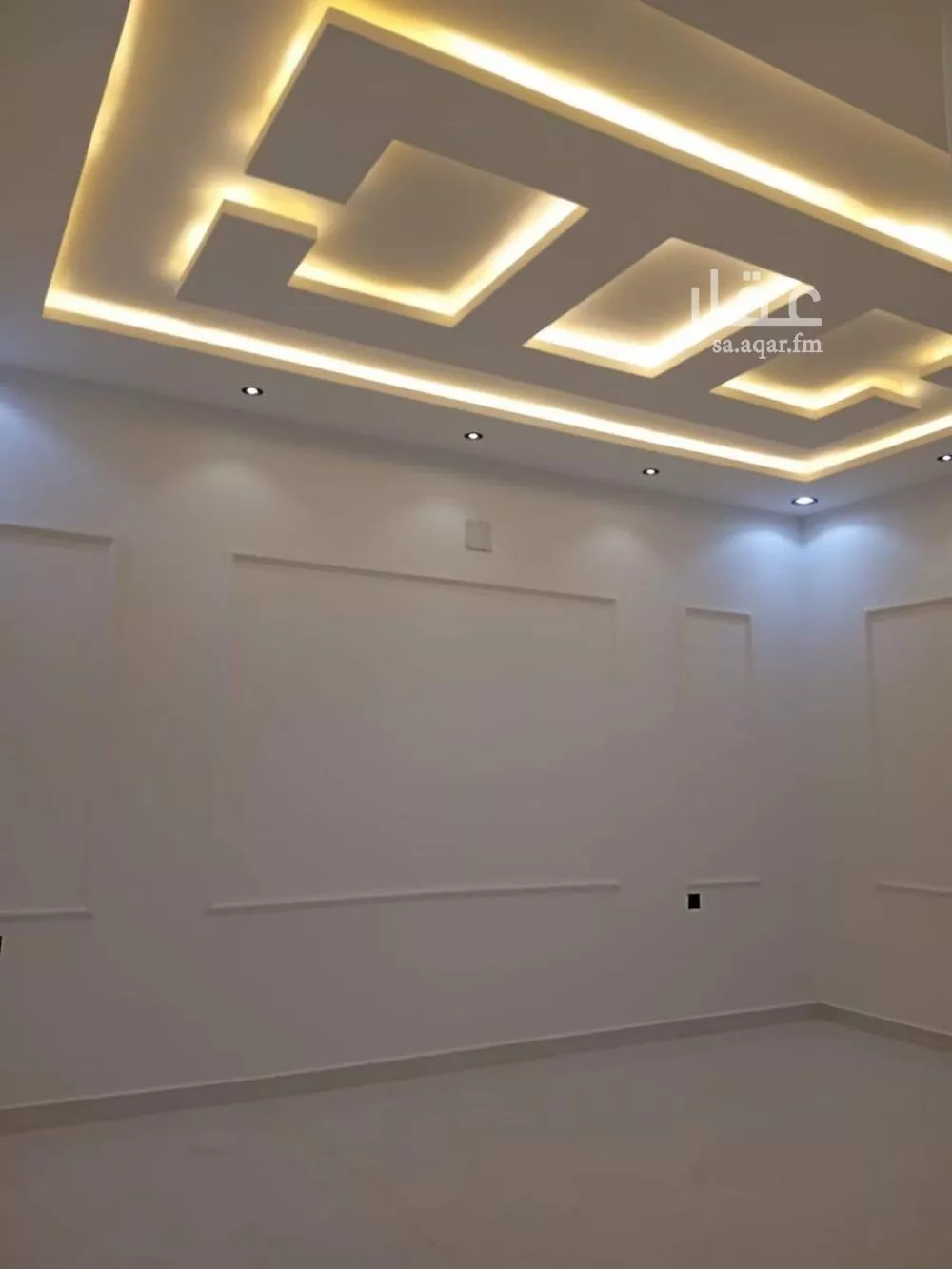 4 bedroom villa in Al Janadriyah 6