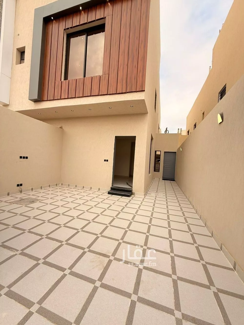 5 bedroom villa in Okaz 3