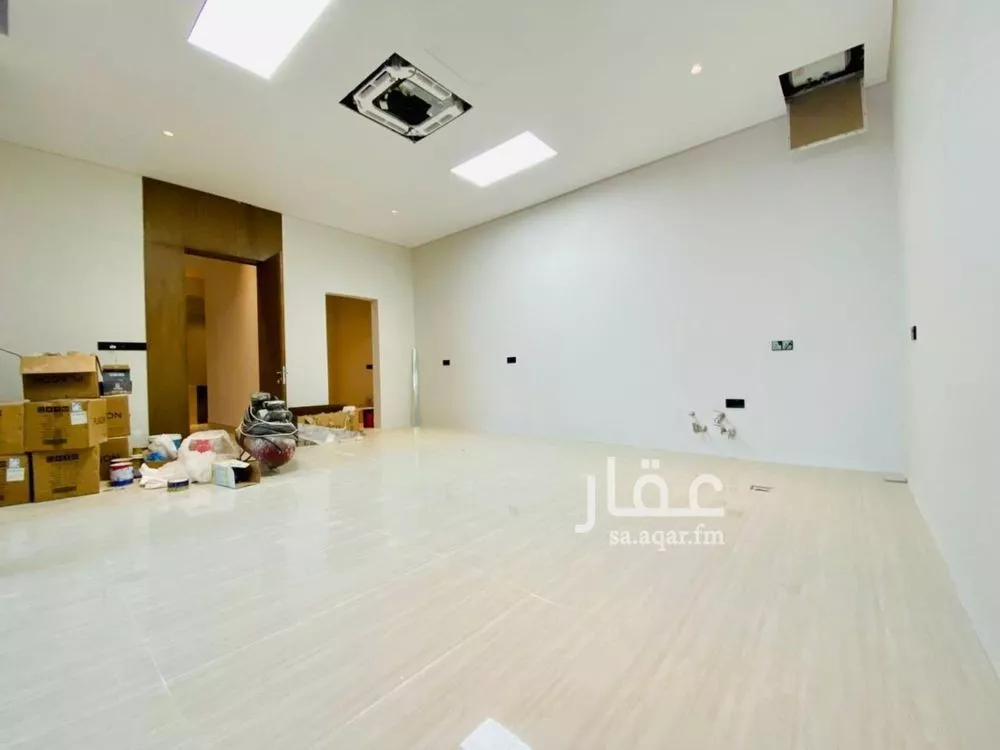 4 bedroom villa in Al Mahdiyyah 2