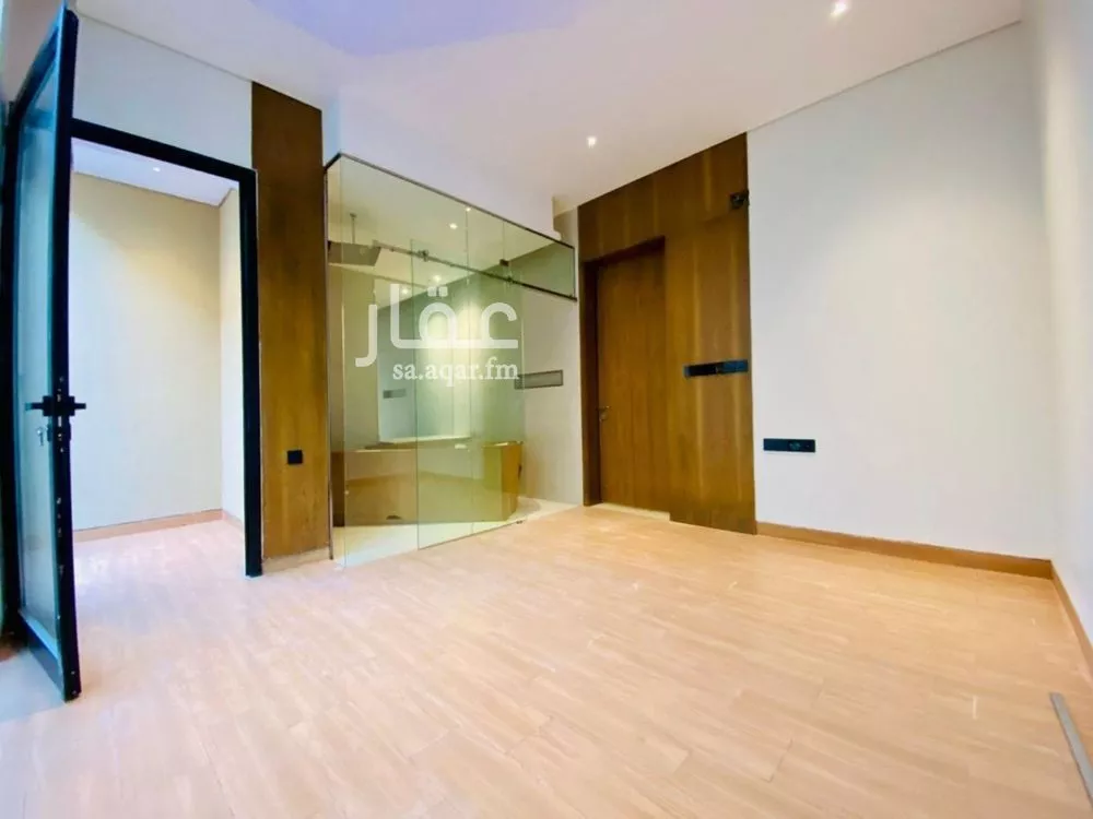 4 bedroom villa in Al Mahdiyyah 4