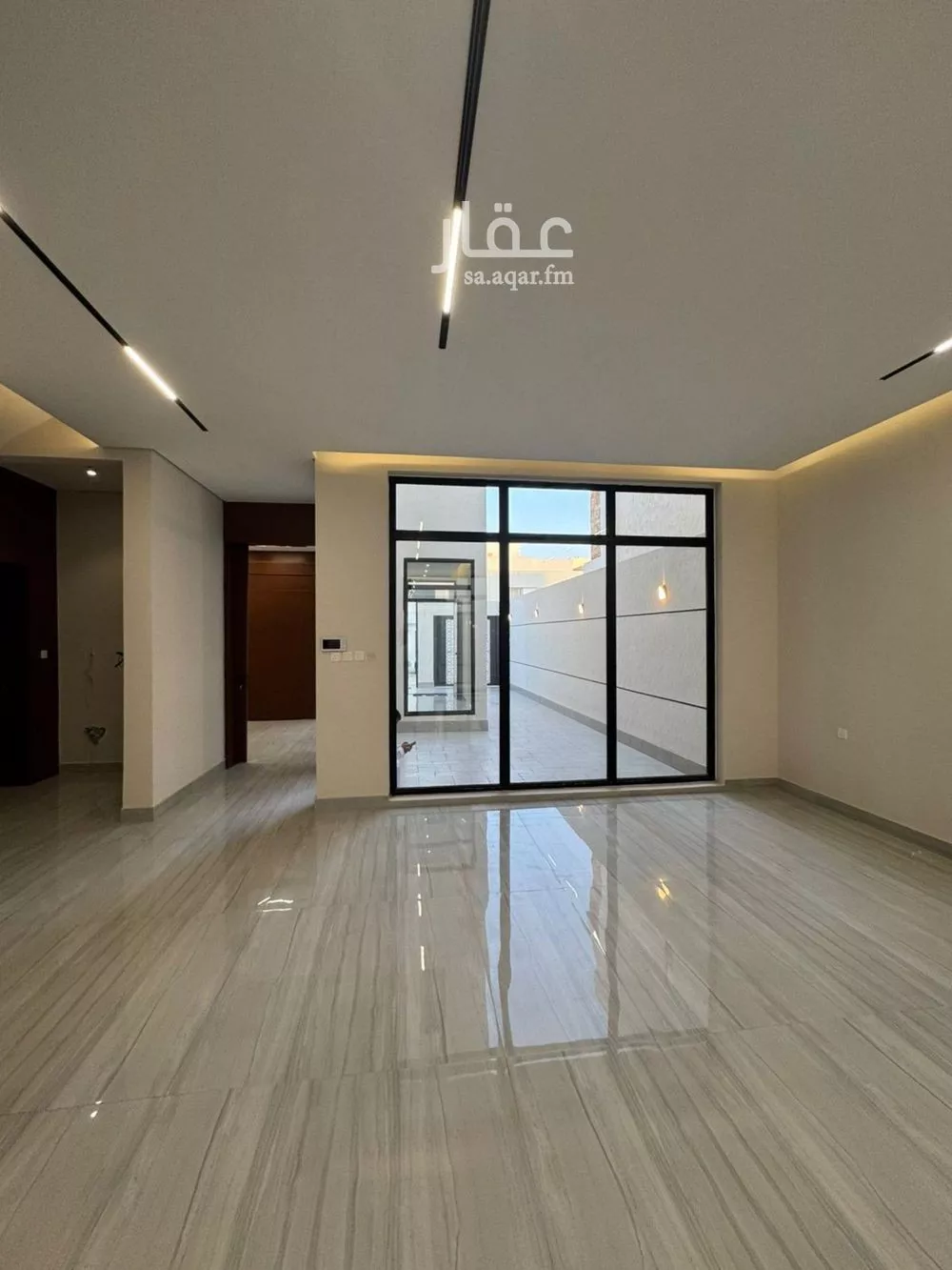 5 bedroom villa in Al Narjis 8