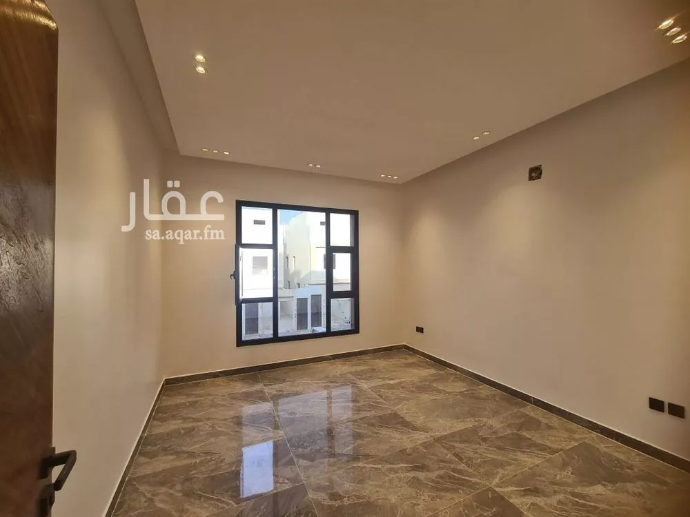 5 bedroom duplex in Okaz 13