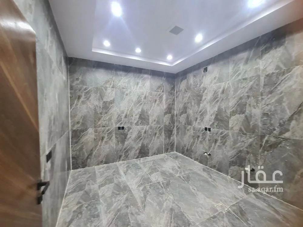 5 bedroom duplex in Okaz 9