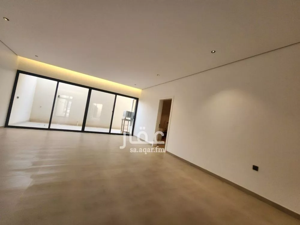 4 bedroom villa in Al Hazm 5
