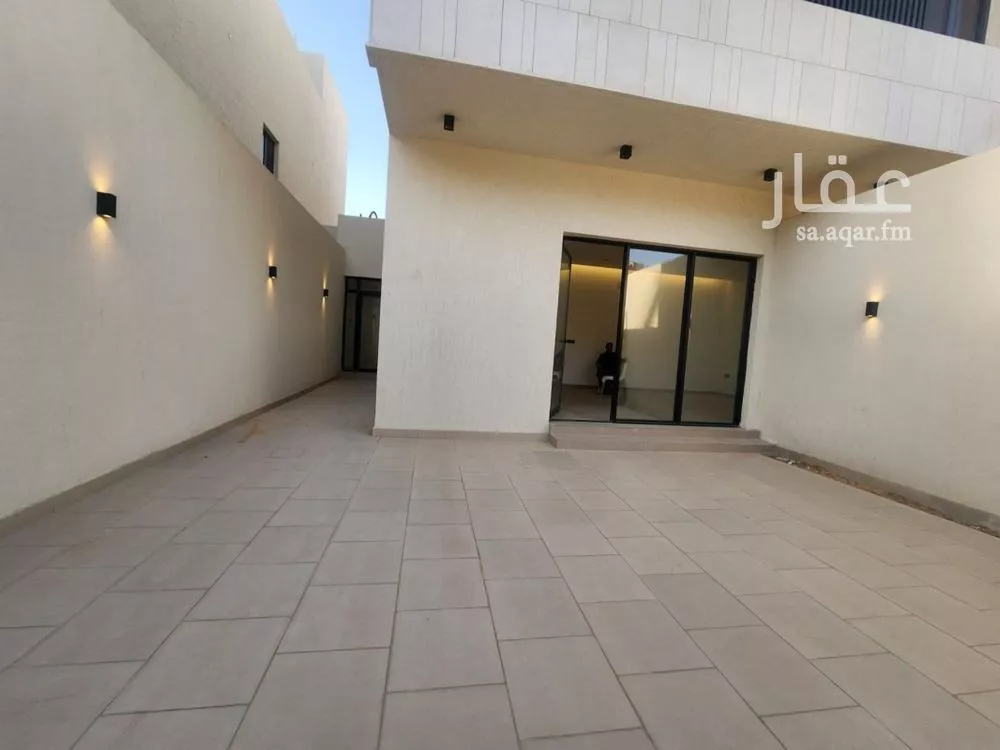 4 bedroom villa in Al Hazm 6