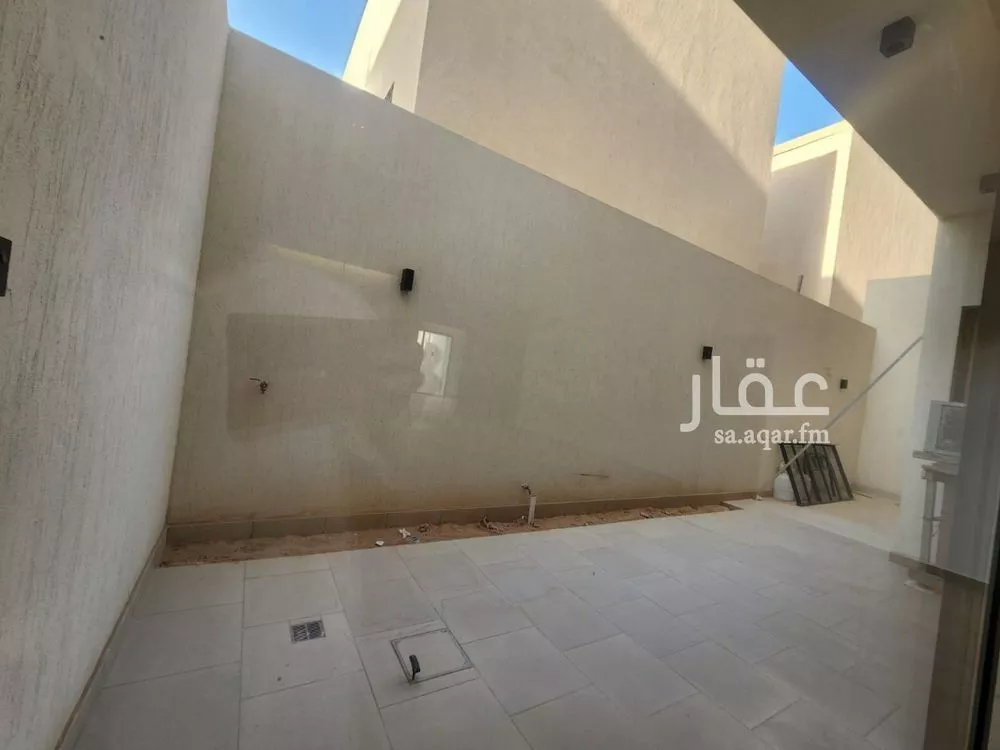 4 bedroom villa in Al Hazm 9