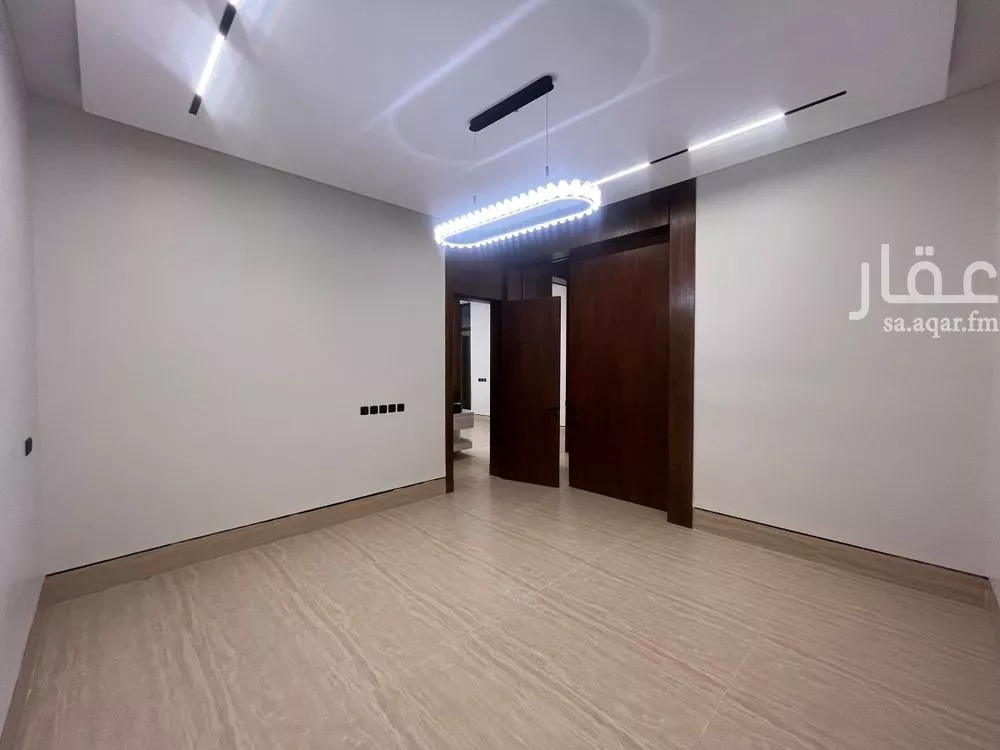 5 bedroom villa in Al Aridh 3