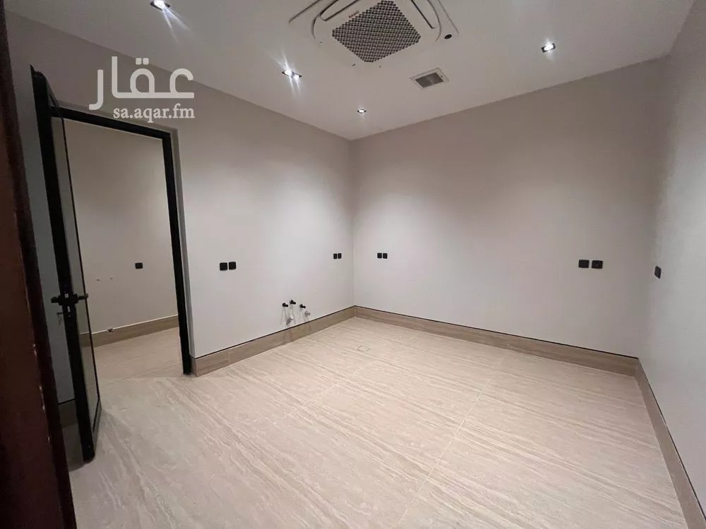 5 bedroom villa in Al Aridh 5