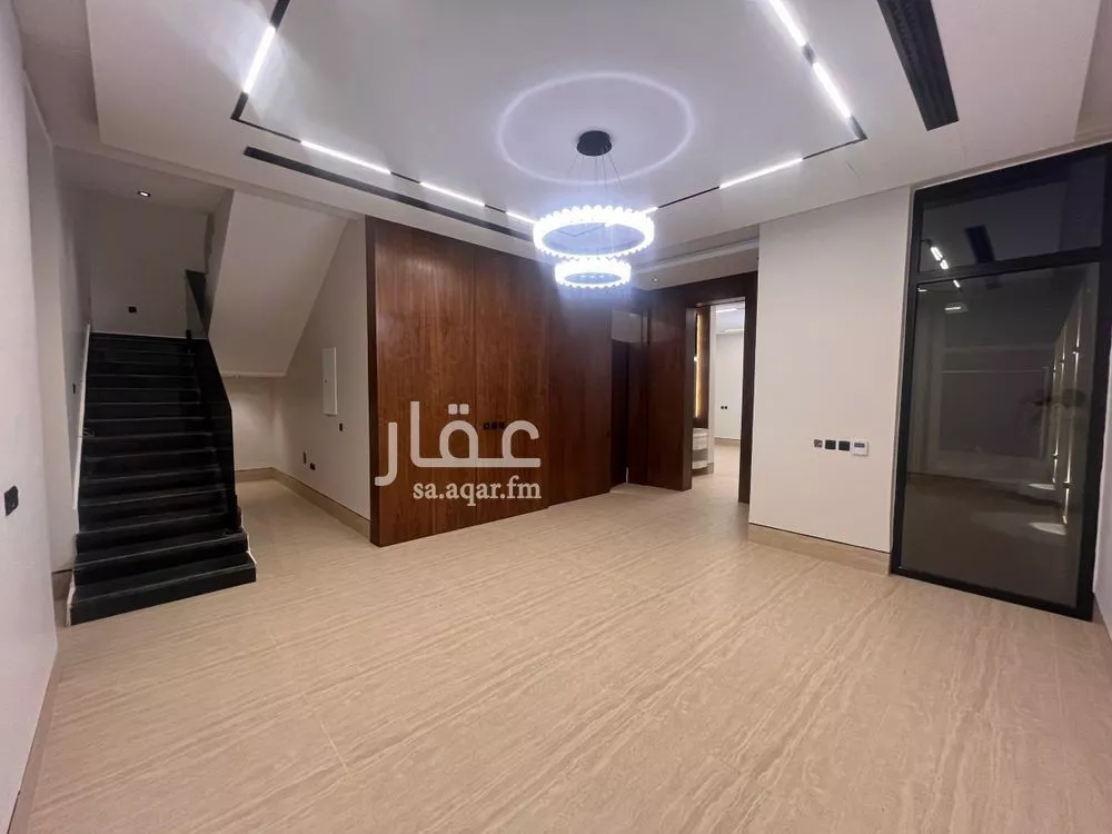 5 bedroom villa in Al Aridh 9