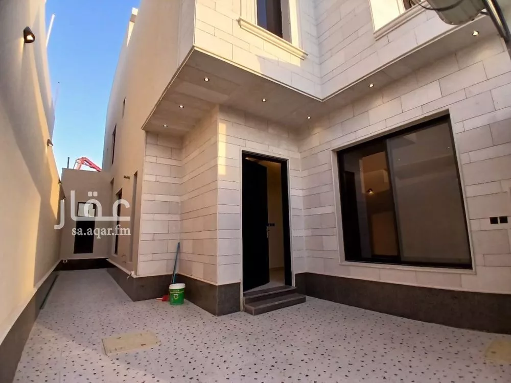 7 bedroom villa in Al Janadriyah 23