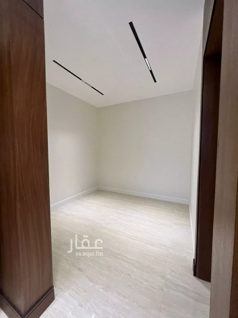 فيلا 6 غرف في النرجس 13