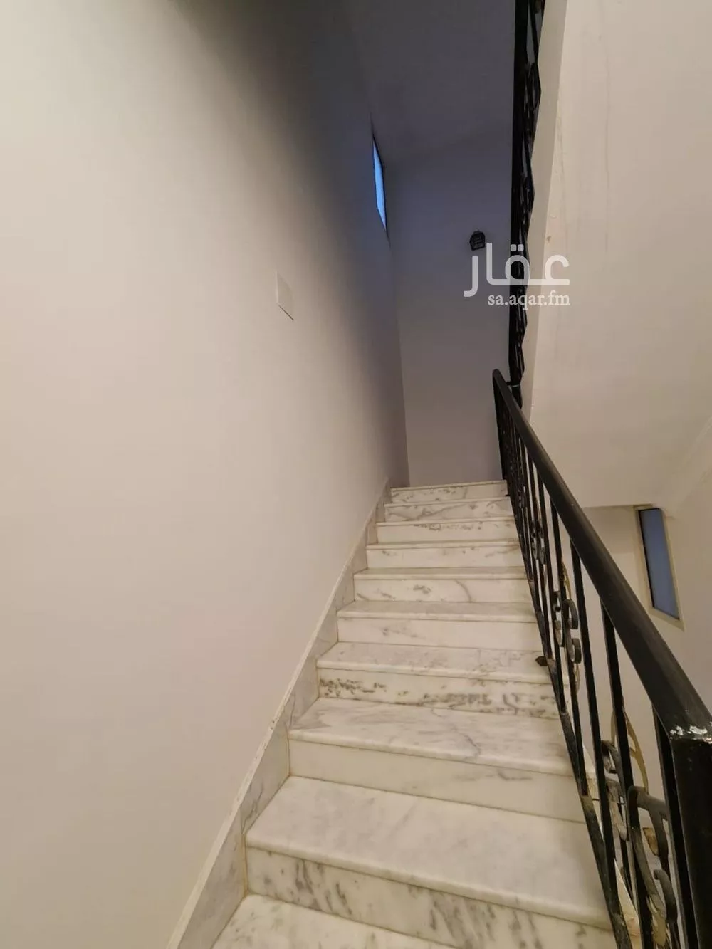 فيلا 9 غرف في المونسية 4