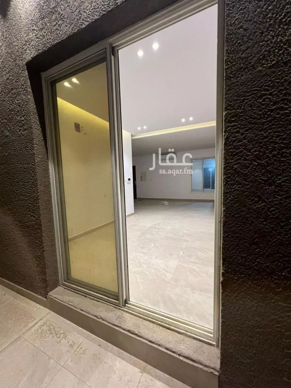 فيلا 5 غرف في العارض 11