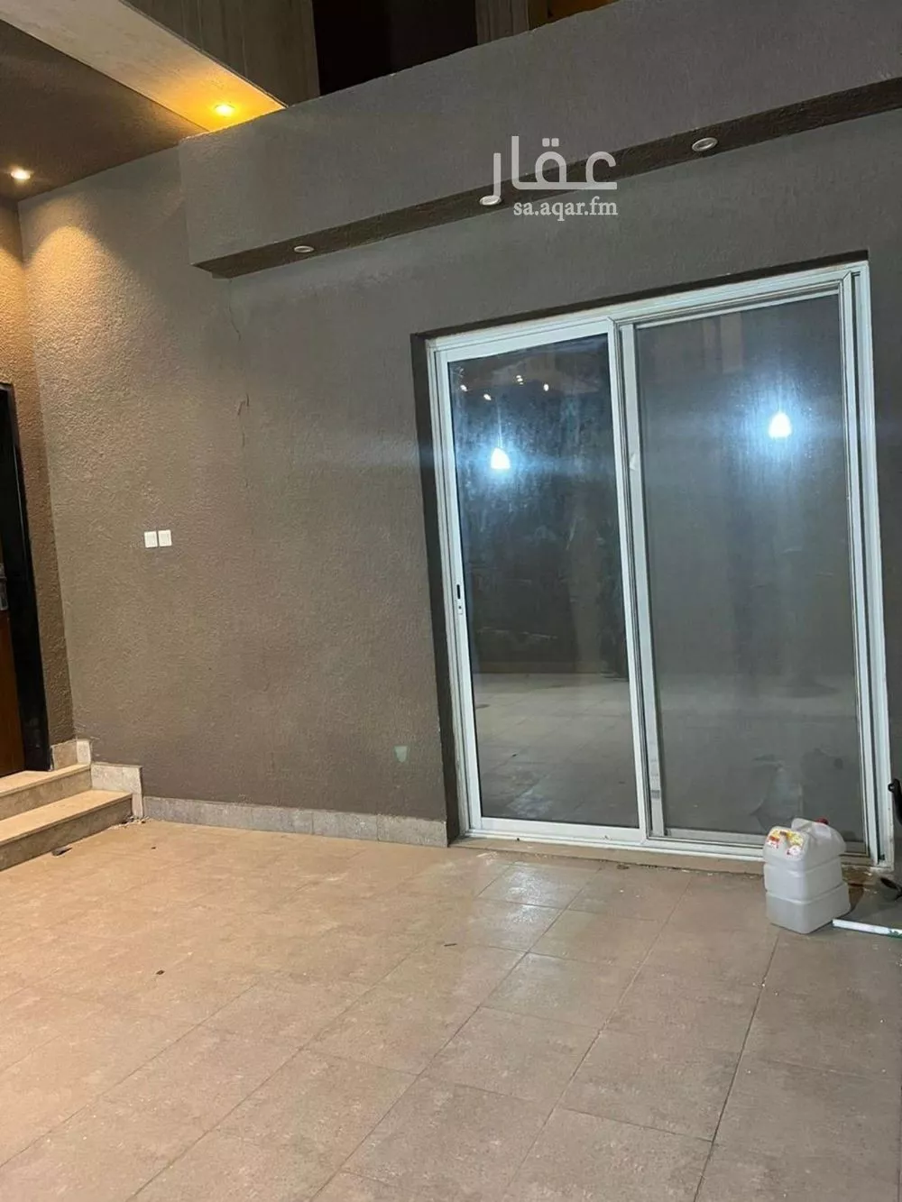 فيلا 5 غرف في العارض 8
