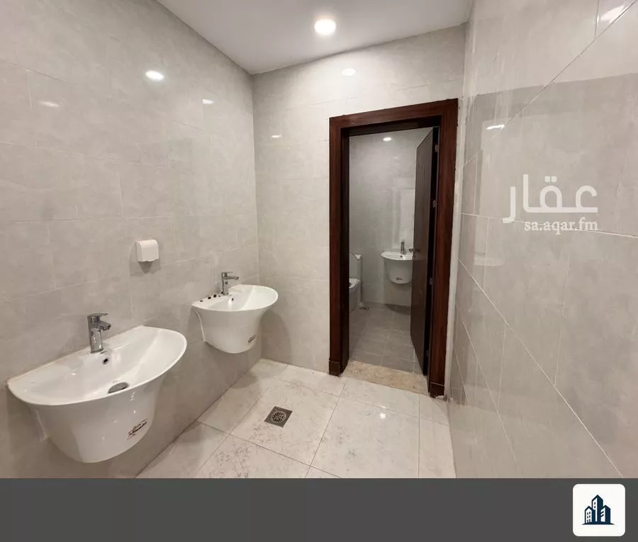 3 bedroom villa in Al Janadriyah 16